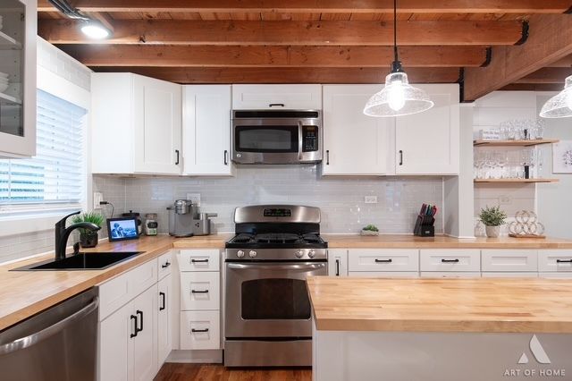 411 Edward Court, Des Plaines, IL 60016