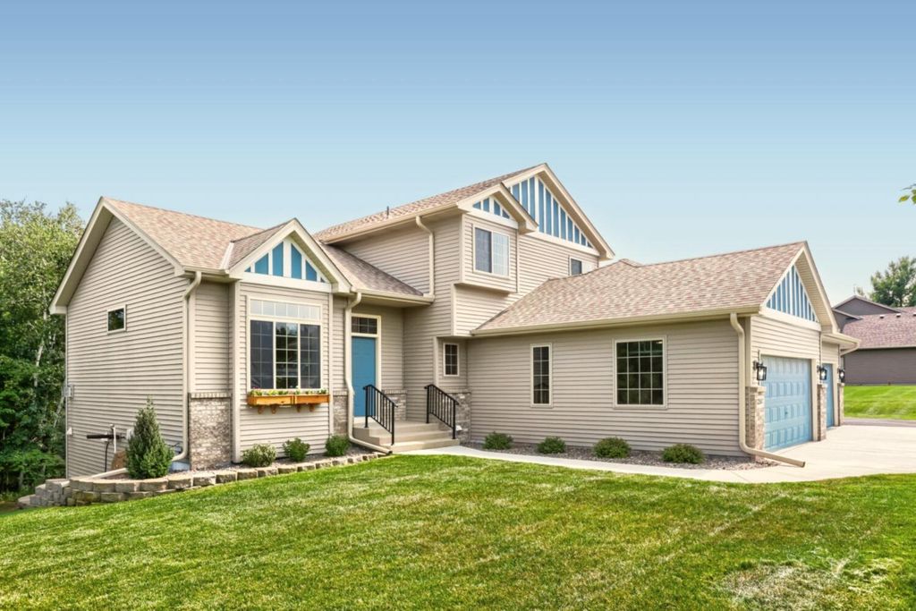 22541 Monroe Street NE, East Bethel, MN 55011