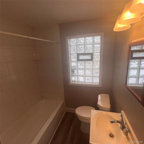 18471 Sunderland Road, Detroit, MI 48219