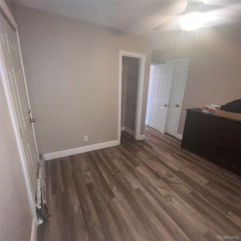 18471 Sunderland Road, Detroit, MI 48219