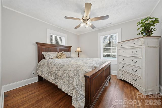 3410 25th Avenue NE, Hickory, NC 28601