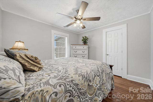 3410 25th Avenue NE, Hickory, NC 28601