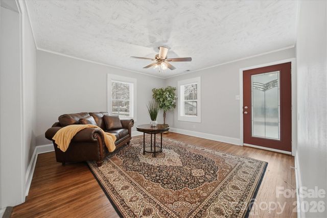 3410 25th Avenue NE, Hickory, NC 28601