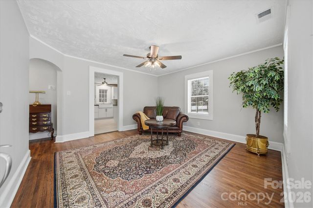 3410 25th Avenue NE, Hickory, NC 28601