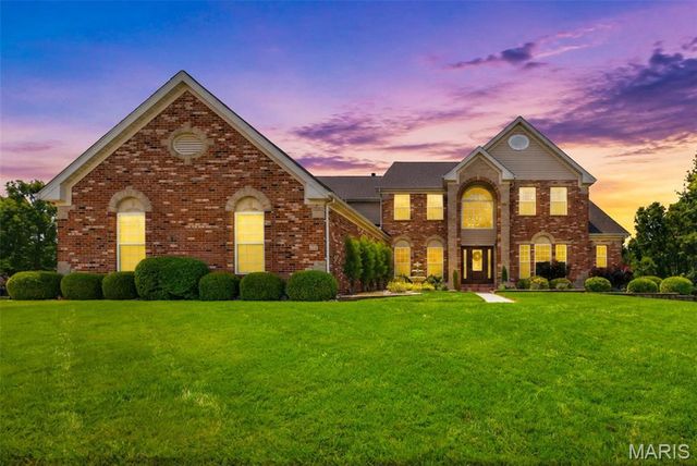 208 Kings Mill Court, Dardenne Prairie, MO 63368