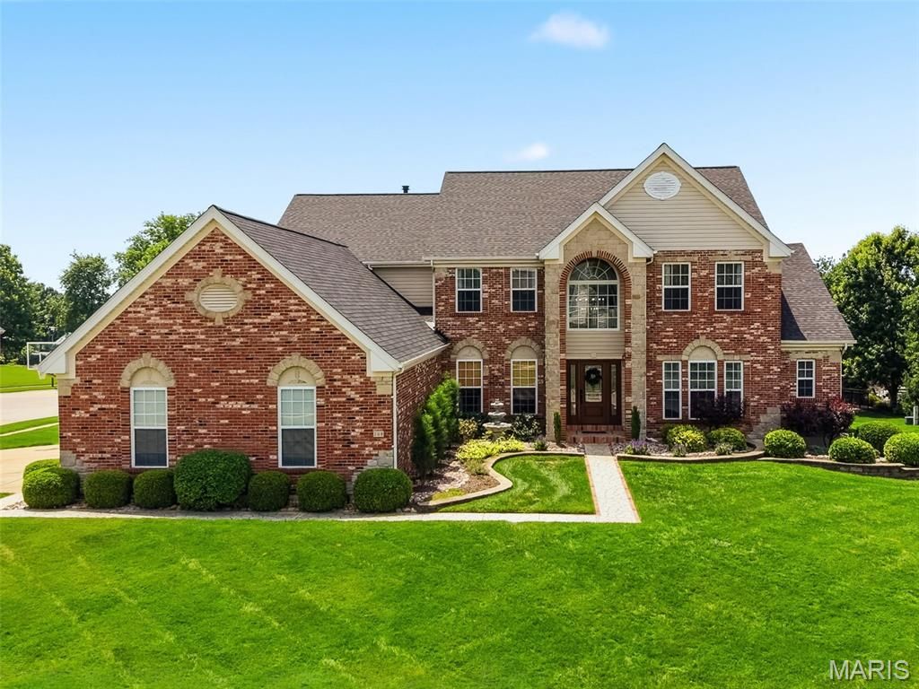 208 Kings Mill Court, Dardenne Prairie, MO 63368