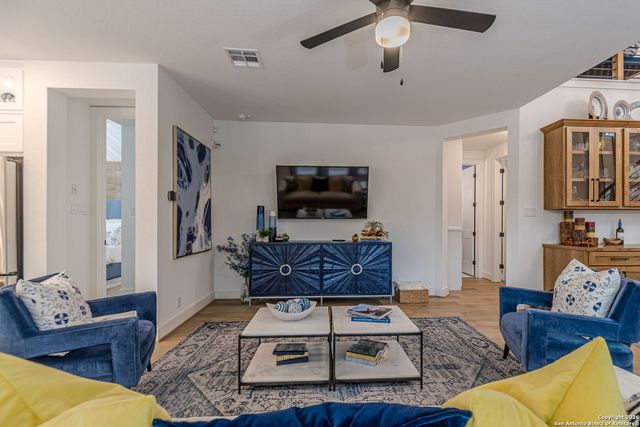 905 Easy Gruene, New Braunfels, TX 78130