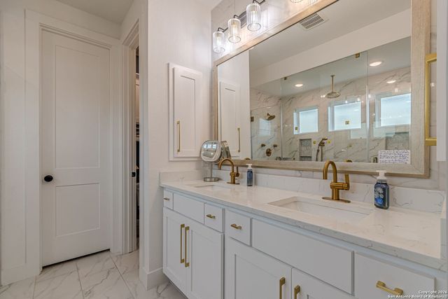 905 Easy Gruene, New Braunfels, TX 78130