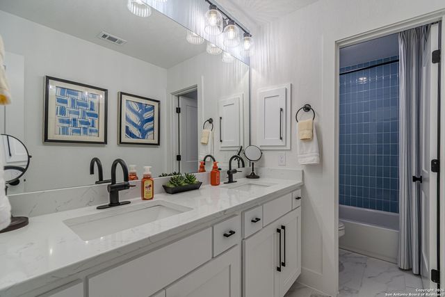 905 Easy Gruene, New Braunfels, TX 78130