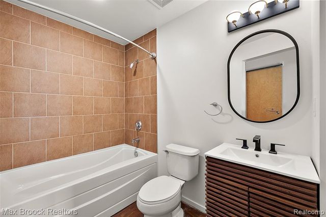 333 E Parent Avenue 35, Royal Oak, MI 48067