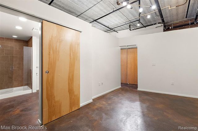 333 E Parent Avenue 35, Royal Oak, MI 48067