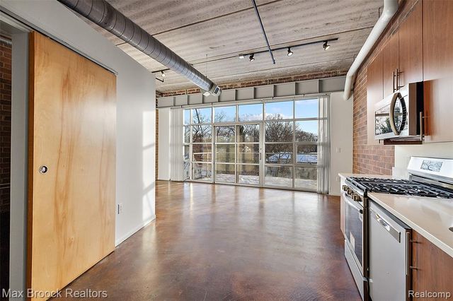 333 E Parent Avenue 35, Royal Oak, MI 48067