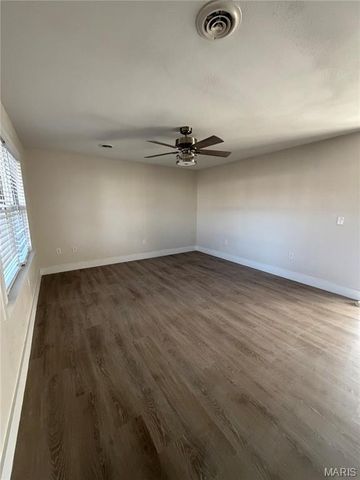 610 Saint Michael Avenue, St James, MO 65559