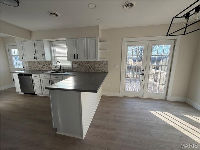 610 Saint Michael Avenue, St James, MO 65559