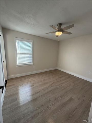 610 Saint Michael Avenue, St James, MO 65559