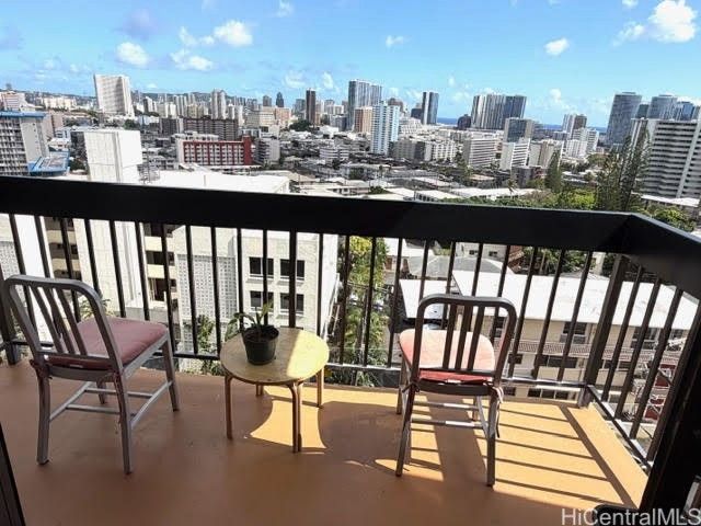 1560 Thurston Avenue 704, Honolulu, HI 96822