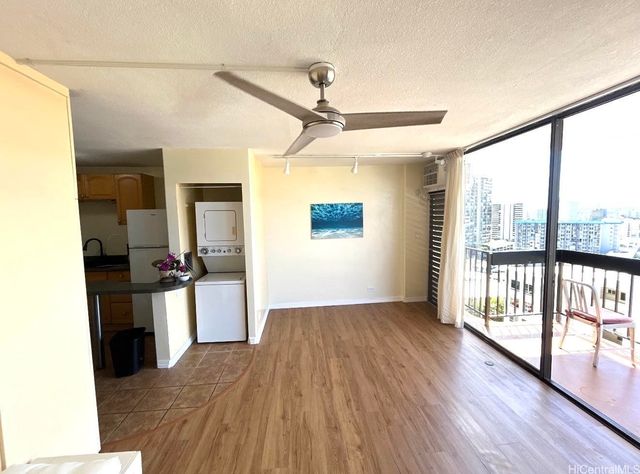 1560 Thurston Avenue 704, Honolulu, HI 96822