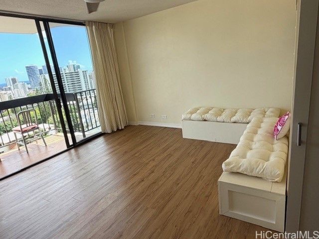 1560 Thurston Avenue 704, Honolulu, HI 96822