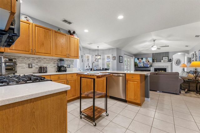 430 DOLCETTO DRIVE, Davenport, FL 33897