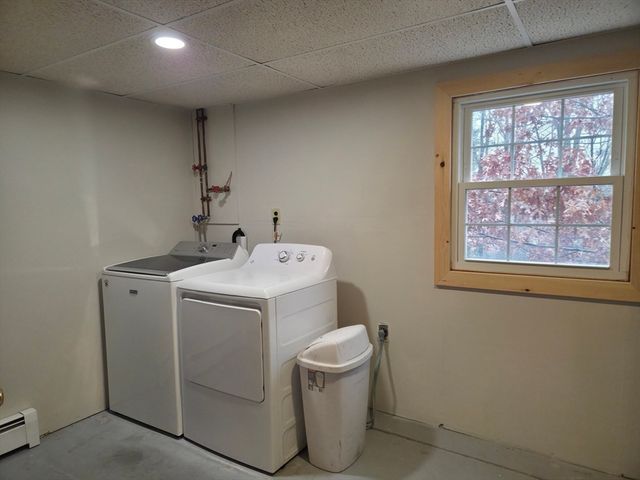 35 Pine Ridge Dr, Oxford, MA 01540