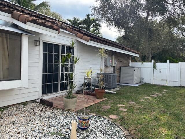 4105 NW 1st Court, Delray Beach, FL 33445