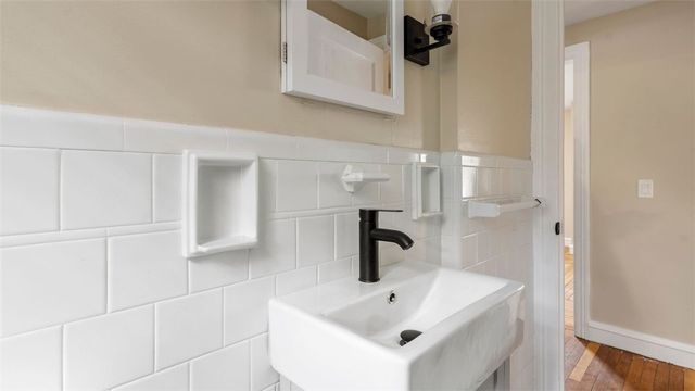 6 Seneca Street, Warwick, RI 02886