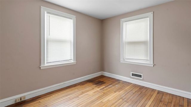 6 Seneca Street, Warwick, RI 02886