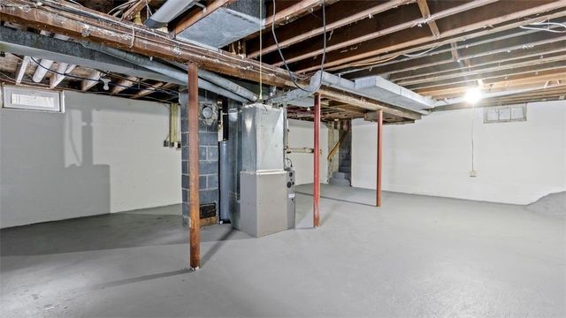 6 Seneca Street, Warwick, RI 02886