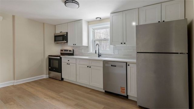 6 Seneca Street, Warwick, RI 02886