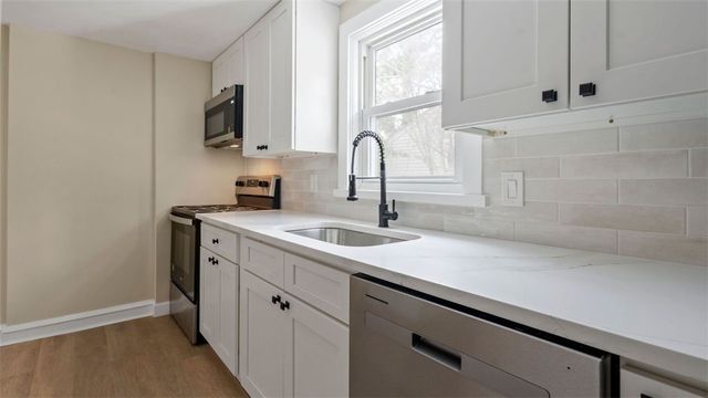 6 Seneca Street, Warwick, RI 02886