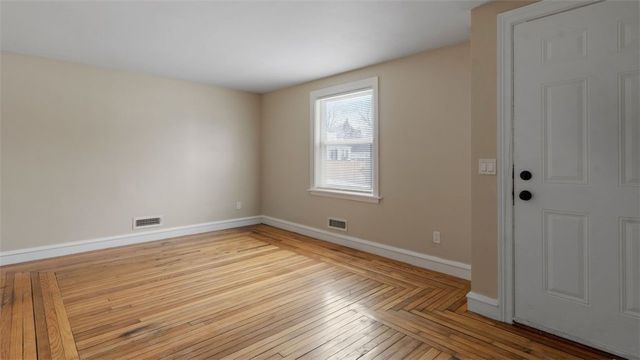 6 Seneca Street, Warwick, RI 02886