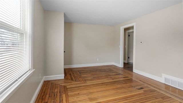 6 Seneca Street, Warwick, RI 02886