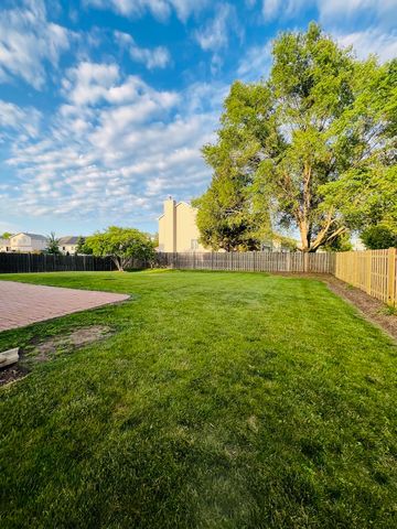 8 Honeysuckle Court, Bolingbrook, IL 60490