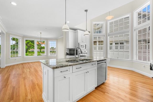 129 Shore Dr W, Mashpee, MA 02649