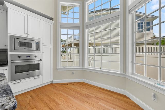 129 Shore Dr W, Mashpee, MA 02649