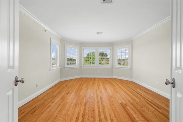 129 Shore Dr W, Mashpee, MA 02649