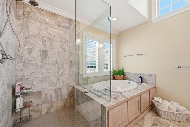 129 Shore Dr W, Mashpee, MA 02649