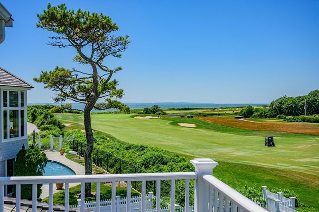 129 Shore Dr W, Mashpee, MA 02649