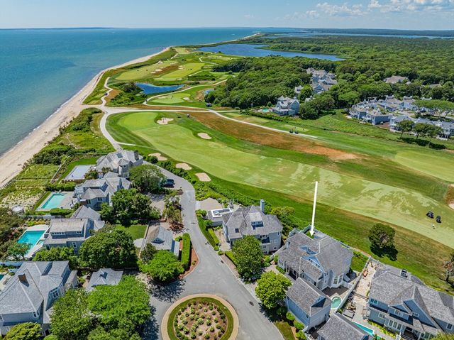 129 Shore Dr W, Mashpee, MA 02649