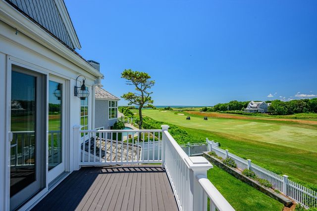 129 Shore Dr W, Mashpee, MA 02649