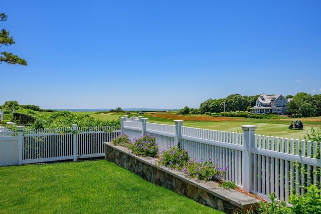 129 Shore Dr W, Mashpee, MA 02649