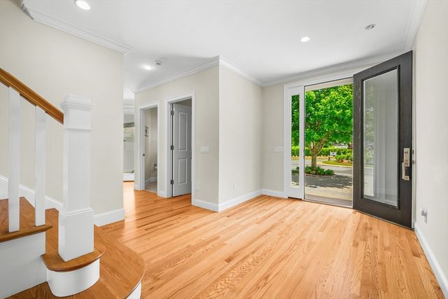 129 Shore Dr W, Mashpee, MA 02649