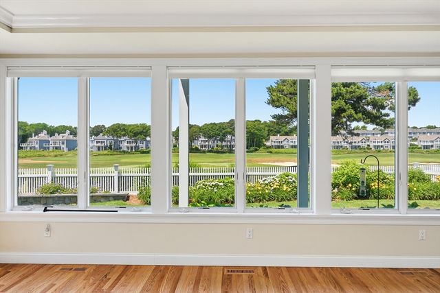 129 Shore Dr W, Mashpee, MA 02649