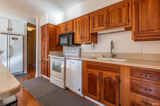 1900 Windsor Drive, Bloomington, IN 47401
