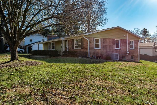 1900 Windsor Drive, Bloomington, IN 47401