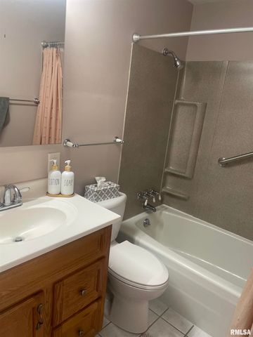 1612 W TETON Drive, Peoria, IL 61614