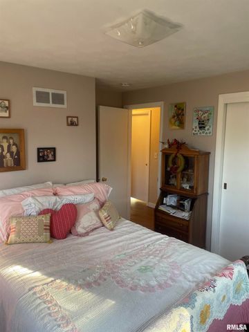 1612 W TETON Drive, Peoria, IL 61614