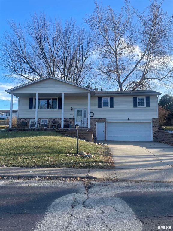 1612 W TETON Drive, Peoria, IL 61614