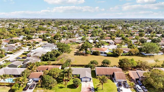 3336 Ave Villandry, Delray Beach, FL 33445