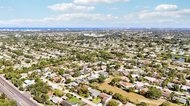 3336 Ave Villandry, Delray Beach, FL 33445